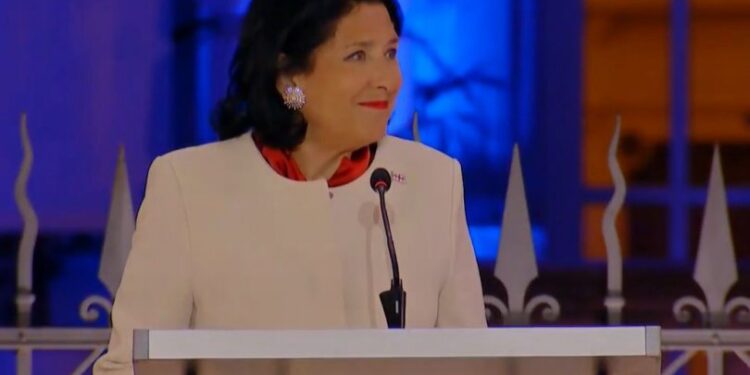 პრეზიდენტმა სამოქმედო გეგმა – „ქართული ქარტია” წარადგინა და პოლიტიკურ პარტიებს მის ირგვლივ შეჯერებას სთავაზობს