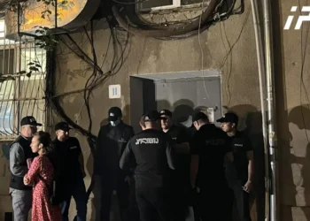 ბლოგერ უჩა აბაშიძის სახლში პოლიცია შევიდა