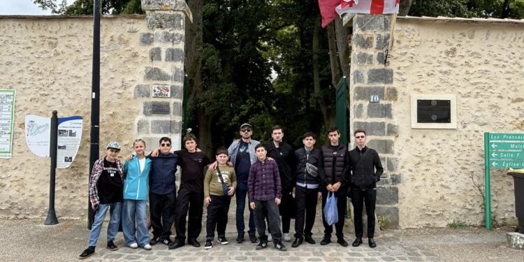 ლევილის ფესტივალში ოზურგეთის სალოტბარო სკოლის მოსწავლეები იღებდნენ მონაწილეობას