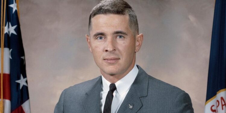 NASA-ს ასტრონავტი და “აპოლო 8-ის” ეკიპაჟის წევრი უილიამ ანდერსი ავიაკატასტროფაში დაიღუპა