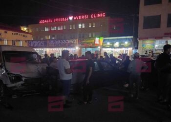 ერთმანეთს 7 ავტომობილი შეეჯახა, დაშავდა 4 მცირეწლოვანი