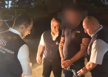 სტრასბურგის სასამართლოს გადაწყვეტილების საფუძველზე, არასათანადო მოპყრობის ფაქტზე სამართალდამცავი დააკავეს