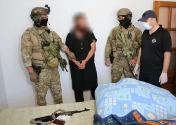 ამოღებულია ავტომატური ცეცხლსასროლი იარაღი, პისტოლეტები, ხელყუმბარები, „ისლამური სახელმწიფოს“ სიმბოლიკიანი დროშები – სუს-მა საქართველოს 2 მოქალაქე დააკავა