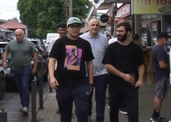 ნიკა გვარამია და ნიკა მელია ოზურგეთში შეხვედრას მართავენ