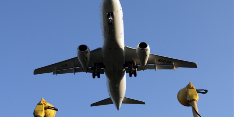 მოსკოვის ოლქში სამგზავრო თვითმფრინავი ჩამოვარდა