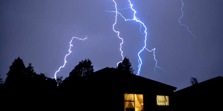 რატომ არ შეიძლება შხაპის მიღება და ჭურჭლის რეცხვა ჭექა–ქუხილის დროს