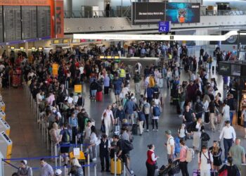 ფრანკფურტის აეროპორტში კლიმატის აქტივისტების აქციის გამო ასზე მეტი ფრენა გაუქმდა