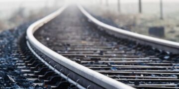 ლიანდაგზე მოძრავი ლოკომოტივი 35 წლის კაცს დაეჯახა – ის ადგილზე გარდაიცვალა