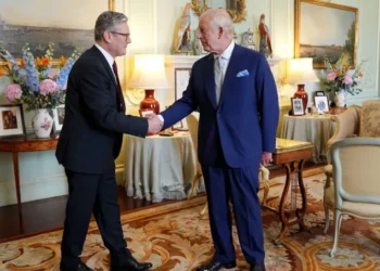 მეფე ჩარლზმა კეირ სტარმერი პრემიერ-მინისტრის პოსტზე ოფიციალურად დანიშნა