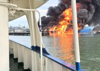 რუსეთში, პორტ „კავკაზში“ უკრაინის დარტყმის შედეგად საწვავით დატვირთული ბორანი ჩაიძირა