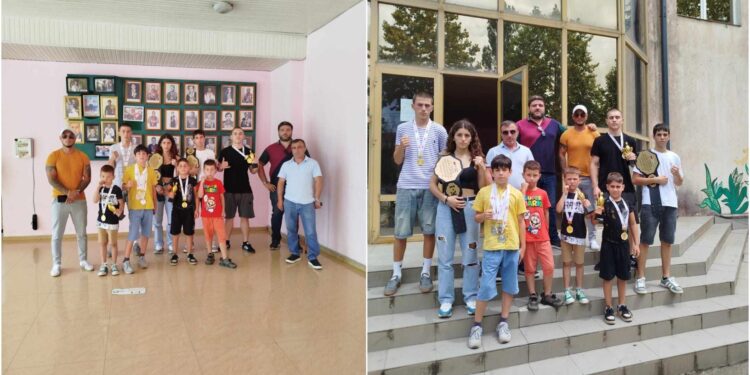 4 ოქროს ქამარი, 4 ოქრო და 2 ვერცხლის მედალი – ოზურგეთელი კიკბოქსინგელების წარმატება