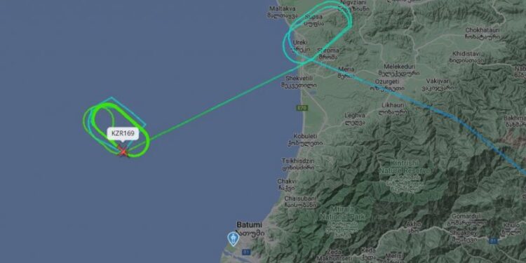 ბათუმის აეროპორტში, ალმატი-ბათუმის რეისზე, თვითმფრინავი ვერ ჯდება