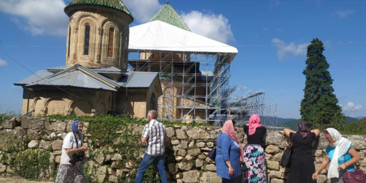 გელათი, რომელიც დღეს უნდა გახსნილიყო, ისევ დაკეტილია