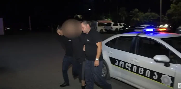 ვიდეო – ქობულეთში მომხდარი მკვლელობის ფაქტზე ერთი პირი დააკავეს