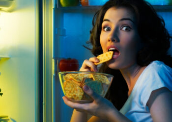 რატომ არ უნდა ვჭამოთ ძილის წინ