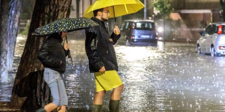იტალიაში რამდენიმე რეგიონში, წყალდიდობის გამო მოსახლეობის ევაკუაცია განხორციელდა