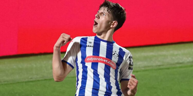 ოფიციალურად – ვახტანგ სალია „ნიუკასლის“ ფეხბურთელია