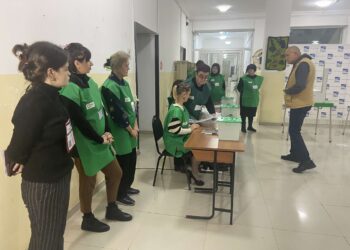 ოზურგეთში ყველა საარჩევნო უბანი გაიხსნა – ხმის მიცემა დაიწყო