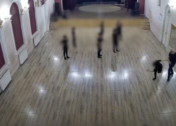 “ამ ხალხმა მე გამწირა” – ბავშვის ცემაში ბრალდებული ცეკვის მასწავლებელი გაათავისუფლეს