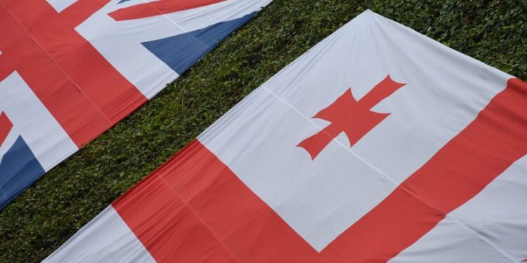 გაერთიანებული სამეფო: ეუთო/ ODIHR-ის ანგარიში ასახავს ადმინისტრაციული რესურსების ბოროტად გამოყენებას, დაშინებას და იძულებას