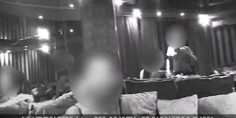 პატიმრობა მიესაჯა 15 პირს, რომლებიც ღამის კლუბებში უცხოელებს თანხებს სძალავდნენ