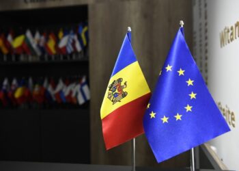 მოლდოვის საკონსტიტუციო რეფერენდუმზე ბიულეტენების 98 პროცენტის დათვლის შემდეგ, 50,03 პროცენტი ევროინტეგრაციის მომხრეა, ხოლო 49,97 პროცენტი წინააღმდეგი