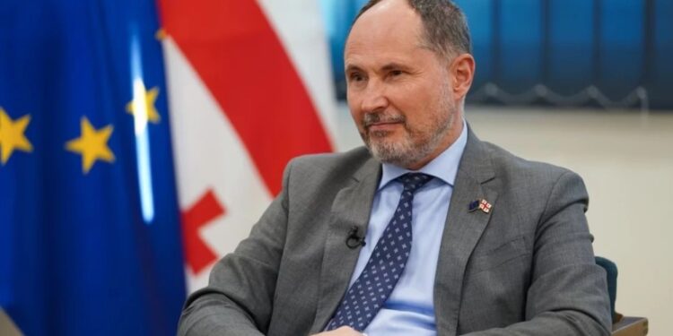 თქვენი შვილები უკეთეს მომავალს იმსახურებენ, გთხოვთ, წახვიდეთ არჩევნებზე; EU არის წარმატების ისტორია, ჩვენ გელოდებით – ჰერჩინსკი