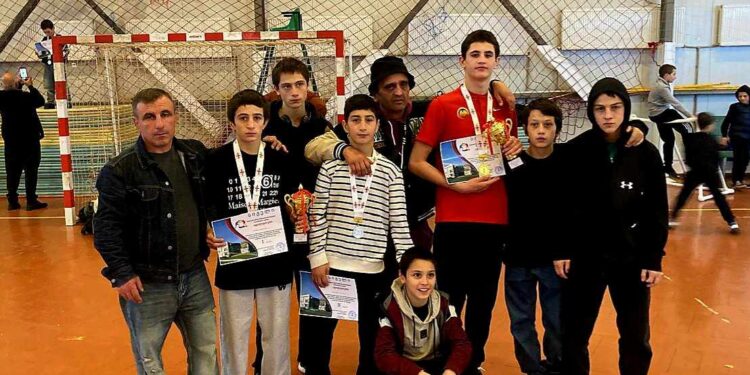 ოზურგეთელმა მოჭიდავეებმა რესპუბლიკურ ტურნირზე 13 მედალი მოიპოვეს