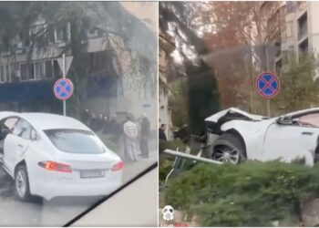 ვიდეო – ავტომანქანა ხეს შეეჯახა – ავარია თბილისში