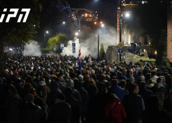 საპროტესტო მსვლელობა ევროპის მოედნის მიმართულებით გრძელდება