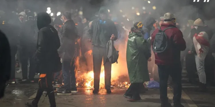 შსს – რუსთაველის გამზირზე აქცია გასცდა შეკრებისა და მანიფესტაციის კანონით დადგენილ ნორმებს – სამართალდამცველებმა გამოიყენეს კანონით დადგენილი სპეციალური საშუალებები
