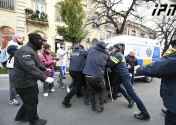 ჭავჭავაძისა და მელიქიშვილის გამზირებზე მიმდინარე აქციაზე პოლიციამ 16 პირი დააკავა