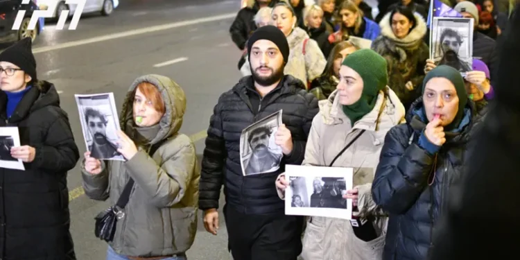 რესპუბლიკის მოედანთან ჟურნალისტებმა სოლიდარობის აქცია გამართეს