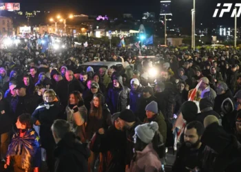 ნიკა მელია პოლიციელებს – მანქანებში ის საშუალებებია, რომელიც საჭიროა ღამისთევისთვის – რატომ გვაიძულებთ, რომ ვიჭიდაოთ?