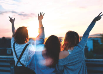 10 მიზეზი, თუ რატომ გვაკლდება მეგობრები