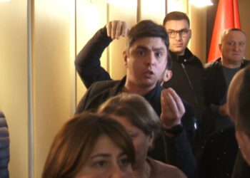 ფიზიკური დაპირისპირება ოზურგეთის საკრებულოში