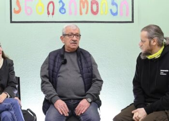 ”გეუბნებიან, რომ სადღაც არსებობს X გლობალური ომის პარტია, რომლისაც ეშინია მთელ მსოფლიოს და არ ეშინია მხოლოდ ივანიშვილს და ორბანს. ასეთ ადამიანებს რაზე უნდა ეკამათო” – ნოდარ გოგუა