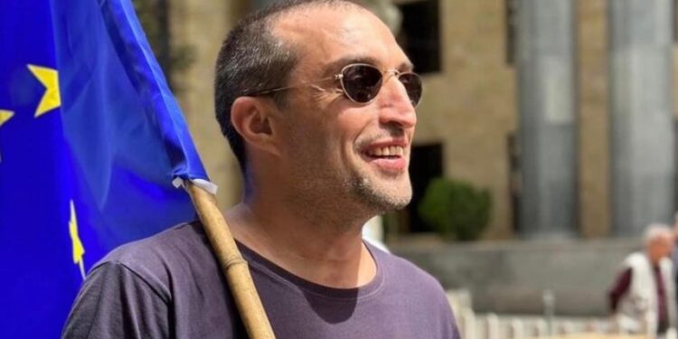 ჟურნალისტ ნიკა კაციასა და ექიმ გიორგი ახობაძეს 8-დან 20 წლამდე, ან უვადო პატიმრობა ემუქრებათ – ახობაძე შიმშილობს