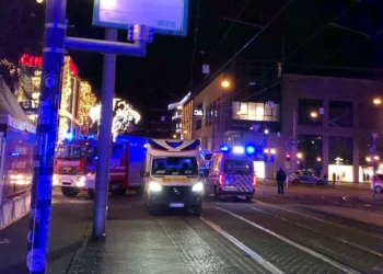 მინიმუმ ერთი ადამიანი დაიღუპა გერმანიაში საშობაო ბაზრობაზე ავტომობილის შეჭრის შედეგად