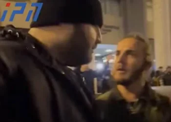 ოპოზიციასა და უცნობ პირებს შორის ფიზიკური დაპირისპირებისას, მსოფლიო ჩემპიონი ზურა დათუნაშვილი დააკავეს