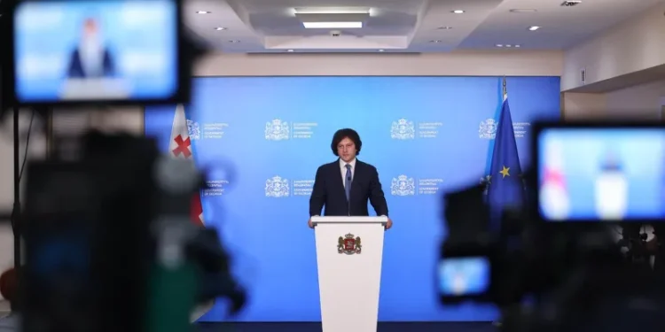 მთავრობა შინაგან საქმეთა სამინისტროს 11 ხელმძღვანელ პირს, მათ შორის სანქირებულ ვახტანგ გომელაურს, ზვიად ხარაზიშვილს, მილერი ლაგაზაურსა და მირზა კეზევაძეს ღირსების ორდენზე წარადგენს