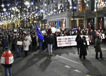 რუსთაველის გამზირის მიმართულებით მარში – „დასავლური განათლებით ევროპისკენ!“ მიმდინარეობს