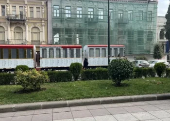 სალომე ზურაბიშვილი – მატარებელი დამიყენეს ორბელიანების სასახლის წინ – აბა ვინ წავა, ვნახოთ!