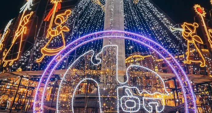 დედაქალაქში მთავარი ნაძვის ხე და საახალწლო ილუმინიაციები აინთო