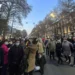 რუსთაველის თეატრთან შეკრებილებმა რუსთაველის გამზირი გადაკეტეს