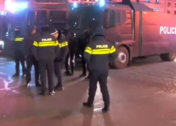 თავისუფლების მოედანზე წყლის ჭავლის მანქანები და სპეცტექნიკაა მობილიზებული