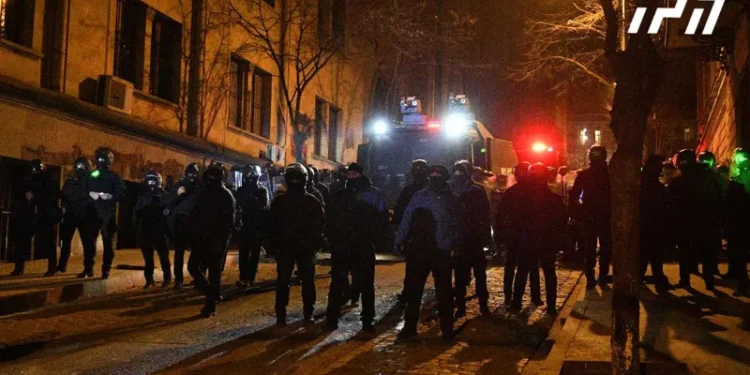 პარლამენტთან სპეცრაზმელები არიან მობილიზებული, განლაგდა სპეცტექნიკაც