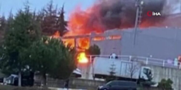 თურქეთში ტყვია-წამლის ქარხანაში აფეთქება მოხდა