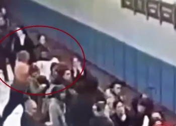 “დაინახა მატარებელი მოდიოდა და ზუსტად მაშინ ჰკრა ხელი…” – რას ჰყვება მეტროში მომხდარი ტრაგედიის თვითმხილველი