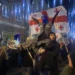 “ხორუმით ევროპისკენ” – ამ ლოზუნგით ფილარმონიიდან რუსთაველის გამზირის მიმართულებით მოცეკვავეები ხორუმის მწკრივით მსვლელობას მართავენ